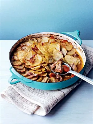  Lancashire Hotpot:  Kypsytetty lohdun ruoka, joka on täynnä makua ja lämpöä!